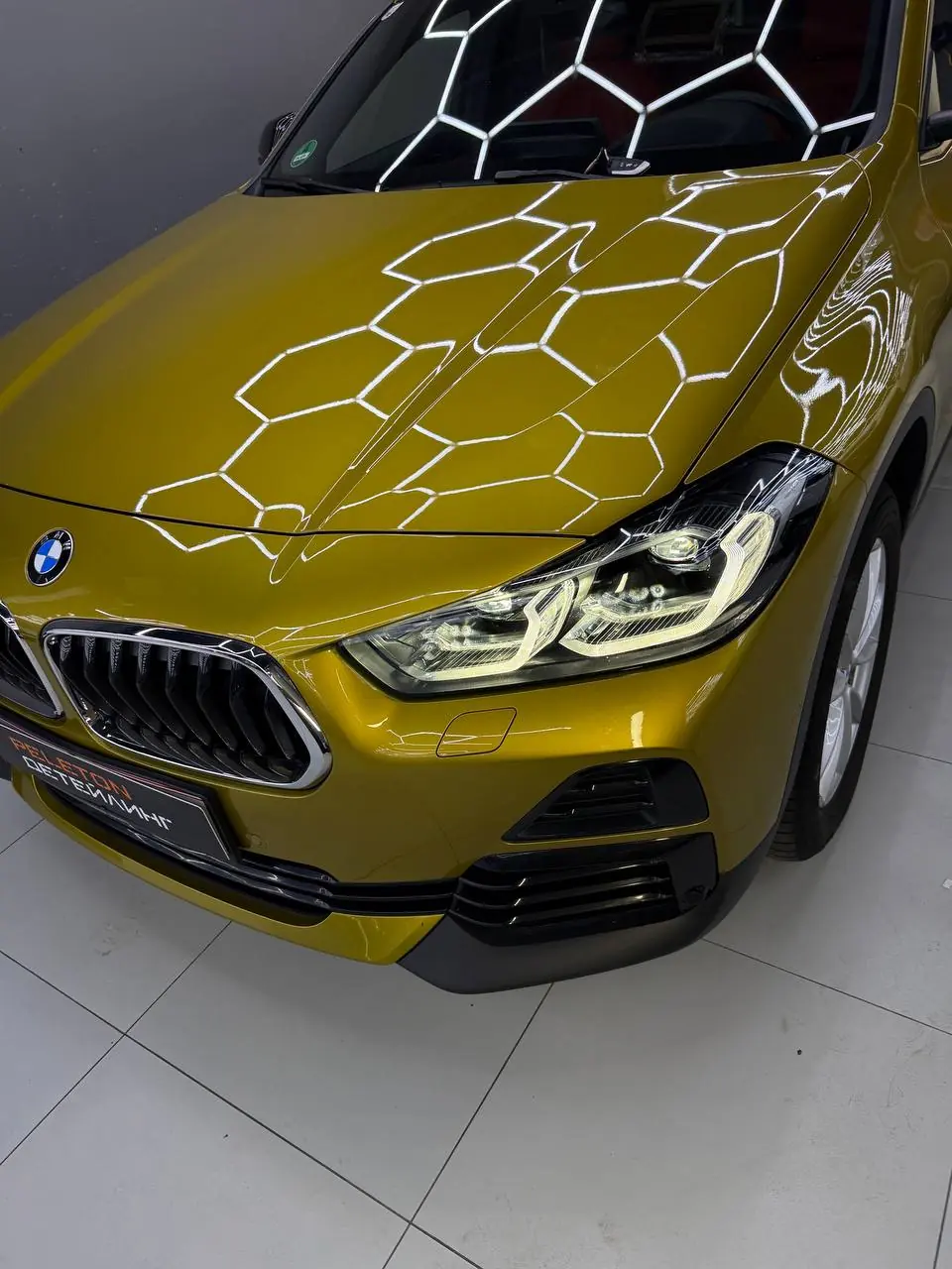 Полировка, керамика и химчистка с разбором BMW X2: спортивный купе-кроссовер в идеальном состоянии